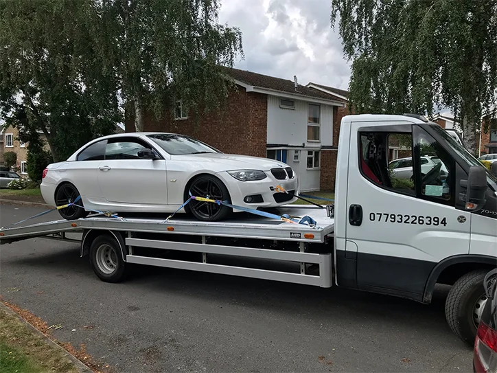 Efficient vehicle towing. Breakdown in action. Car Towing in London.