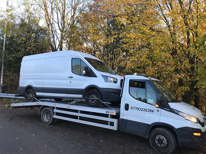 Reliable van towing. Your solution for efficient transport.